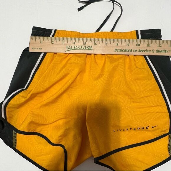NIKE xs Dri-Fit Livestrong Shorts - Picture 16 of 16